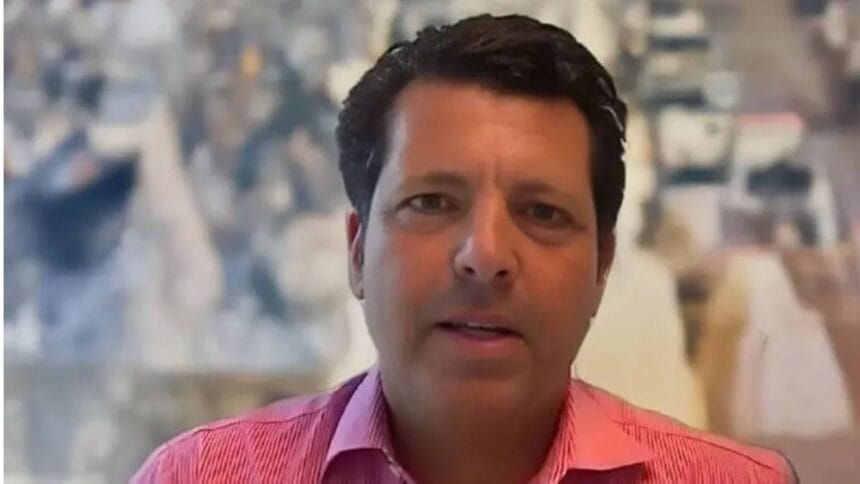 Andre A. Hakkak: CEO of White Oak Global Advisors